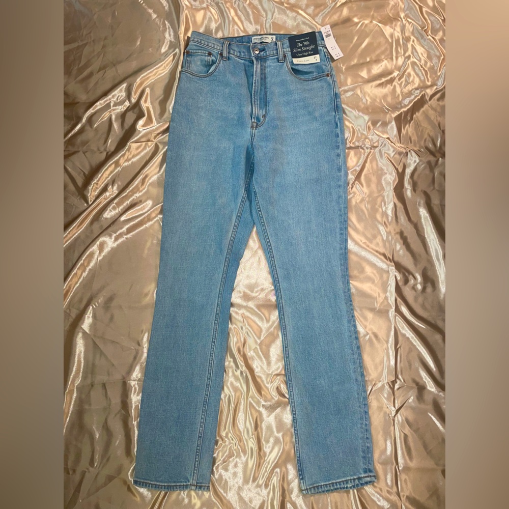 Abercrombie NEW 90s Slim Straight Curve Love Ultra High Rise Jeans 4/27Regular